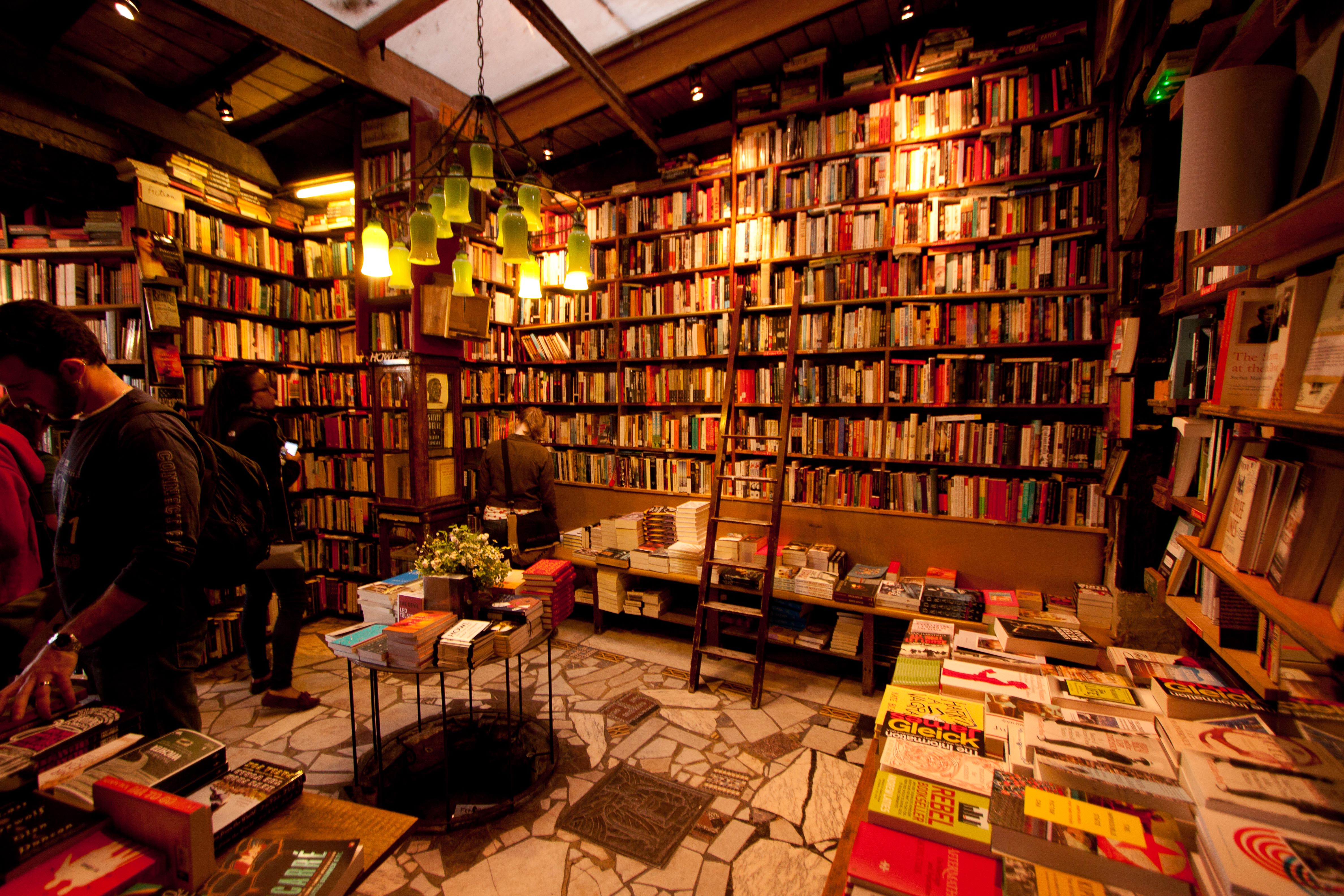 The Shakespeare and Company bookstore near Notre Dame